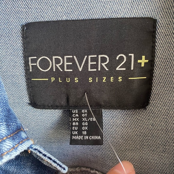 NWT Forever 21 Distressed Denim Jacket - Picture 4 of 4